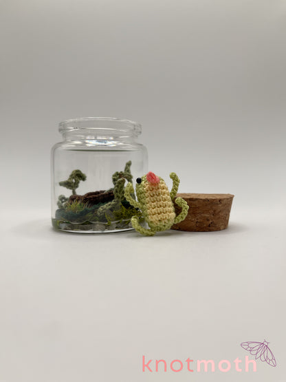 phillip frog on a log micro crochet jar