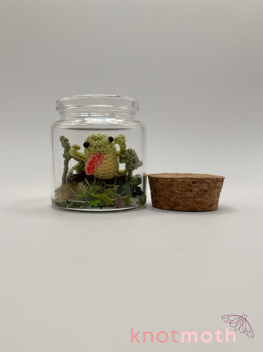 phillip frog on a log micro crochet jar