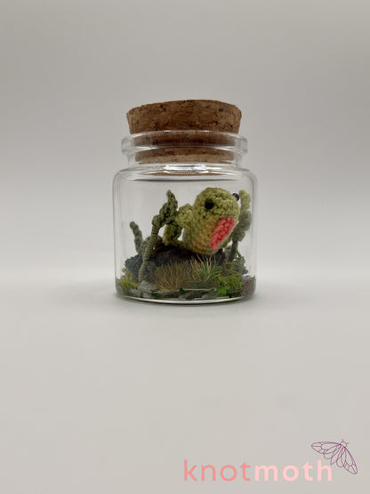 phillip frog on a log micro crochet jar