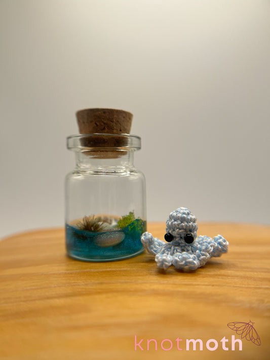 oriel octopus glow-in-the-dark micro crochet jar