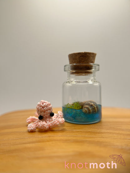 presley octopus glow-in-the-dark micro crochet jar