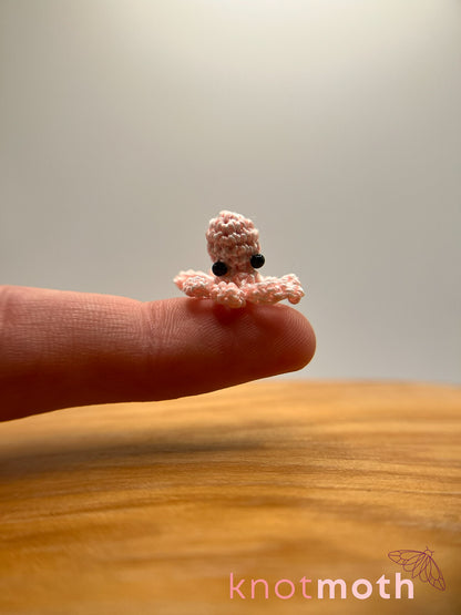 presley octopus glow-in-the-dark micro crochet jar
