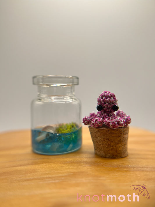peggy octopus glow-in-the-dark micro crochet jar