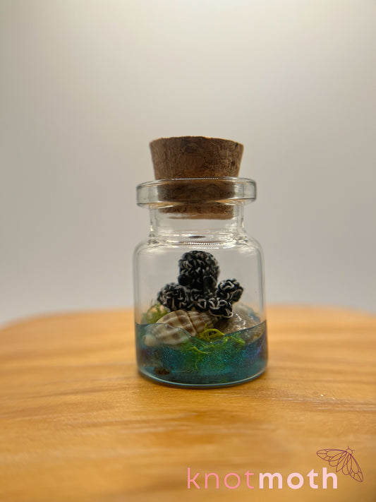 ozzy octopus glow-in-the-dark micro crochet jar