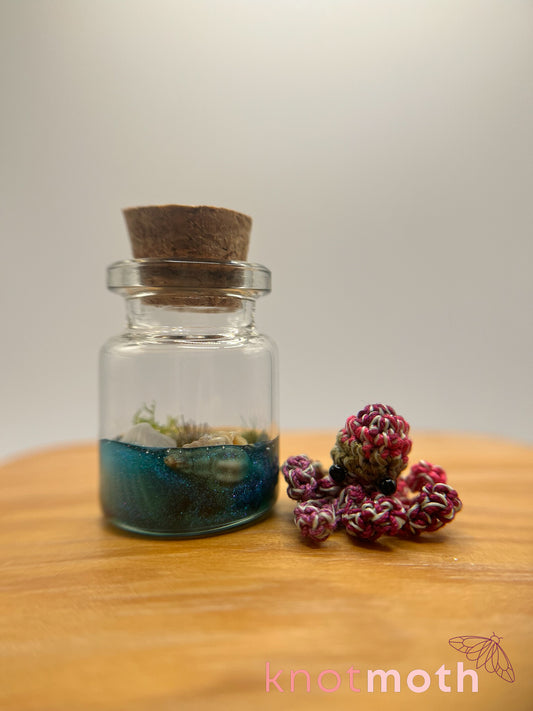 sucker octopus glow-in-the-dark micro crochet jar