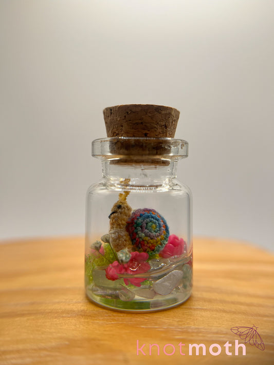sophie snail micro crochet jar