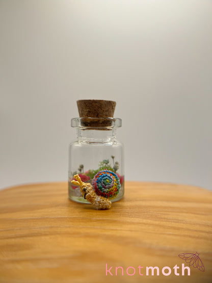 sophie snail micro crochet jar