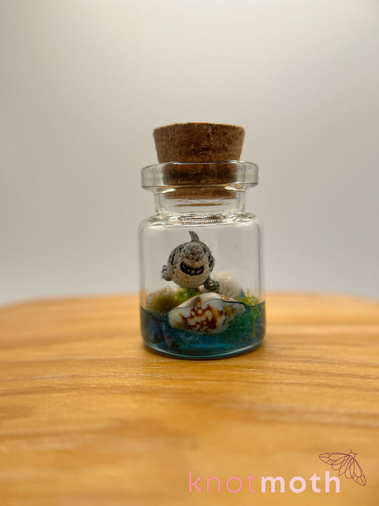 slate shark micro crochet jar