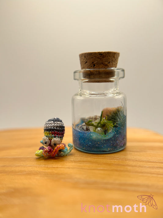 tenty octopus micro crochet jar