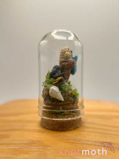 thomas otter micro crochet cloche jar