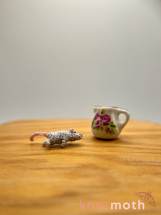 rhea rat micro crochet mug trinket