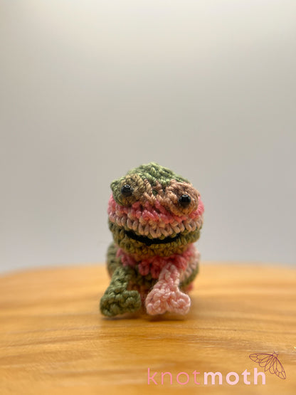 toes frog micro crochet plush