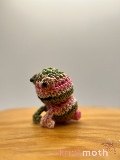 toes frog micro crochet plush