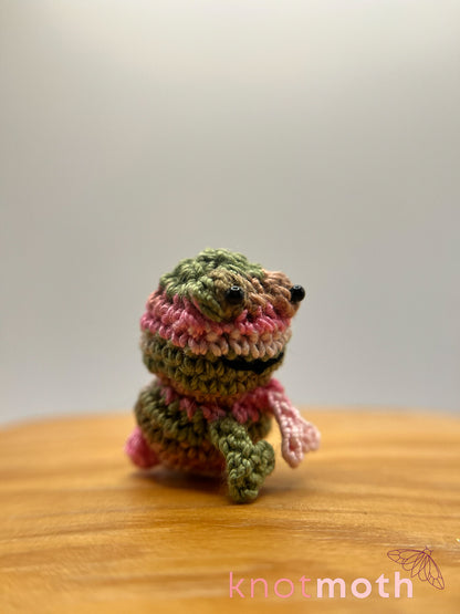 toes frog micro crochet plush