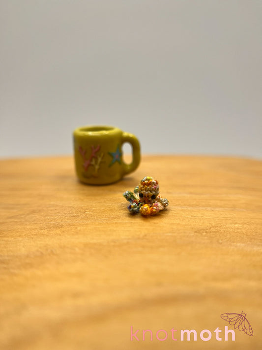 ocho octopus micro crochet mug trinket