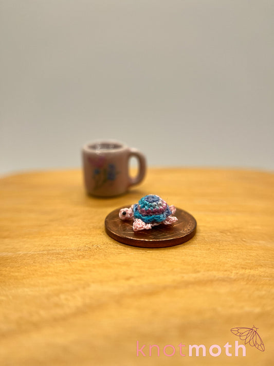 tai turtle micro crochet mug trinket