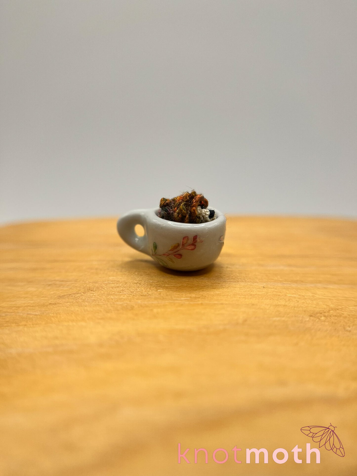 quilliam hedgehog micro crochet mug trinket