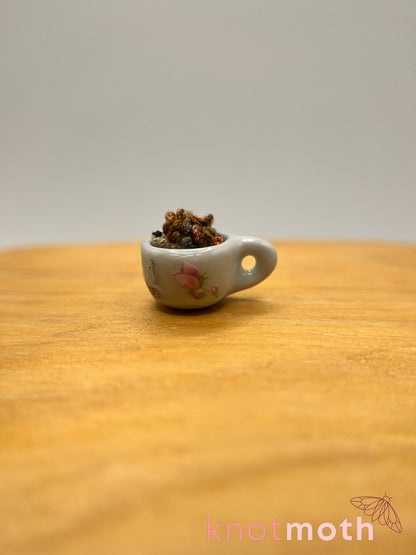 quilliam hedgehog micro crochet mug trinket