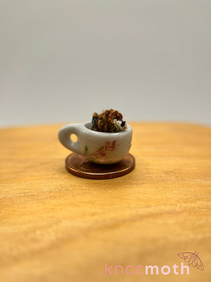 quilliam hedgehog micro crochet mug trinket