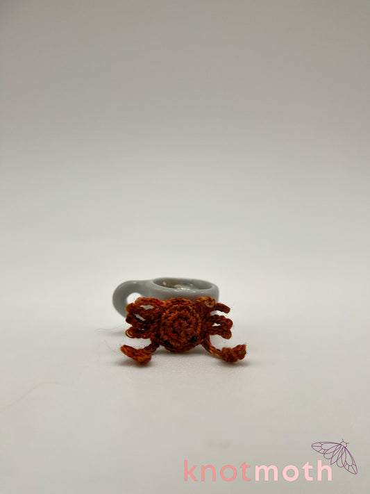 carson crab micro crochet mug trinket