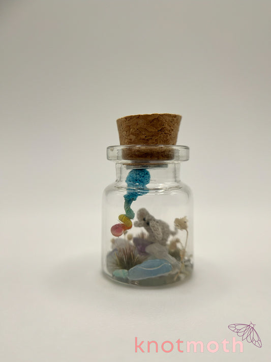 fana elephant & balloon micro crochet jar