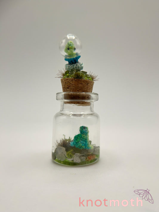 evie alien & dorian dinosaur abduction micro crochet jar