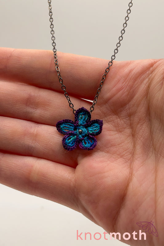 blue & purple flower pendant necklace