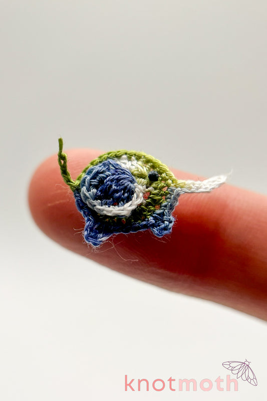 eensy elephant needle minder