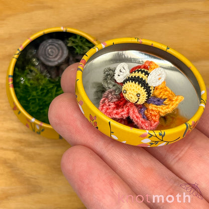 belinda bee with flower trinket tin