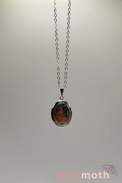 Lilac (love) floriography micro-crochet locket