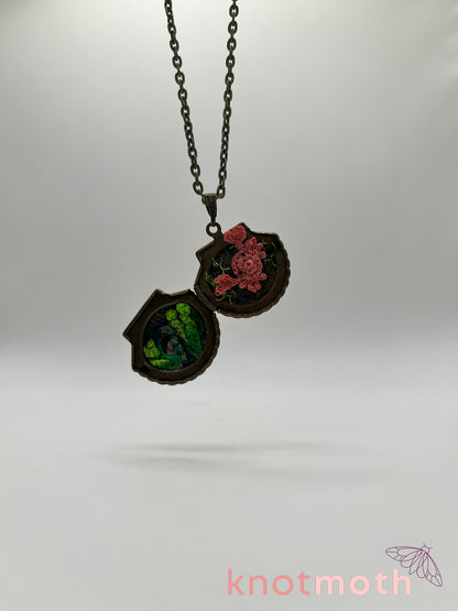 gabi crab micro crochet locket