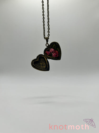 roses floriography micro-crochet locket