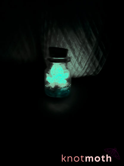 simone squid micro crochet aquarium jar