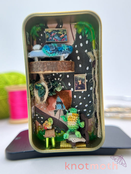 finnegan frog lofted apartment scene mini tin