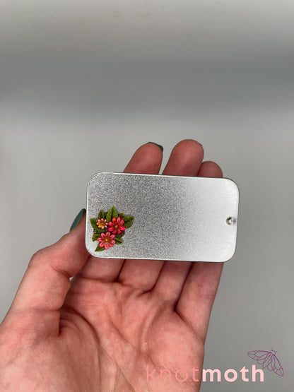 teddi turtle  ·  daisy meadow mini tin