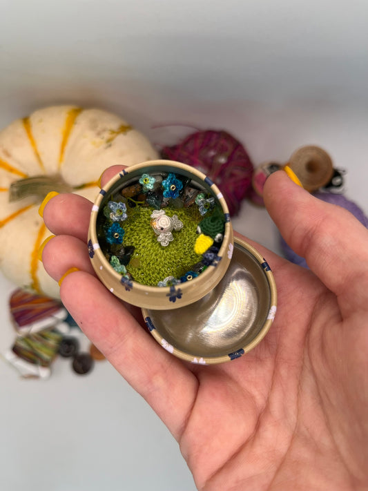 Christine birdie · flower meadow mini tin