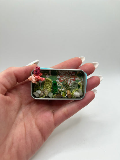 hisako octopus micro crochet miniature tin