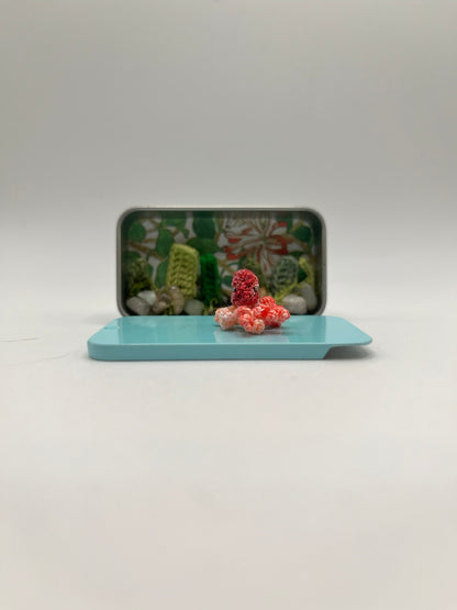 hisako octopus micro crochet miniature tin