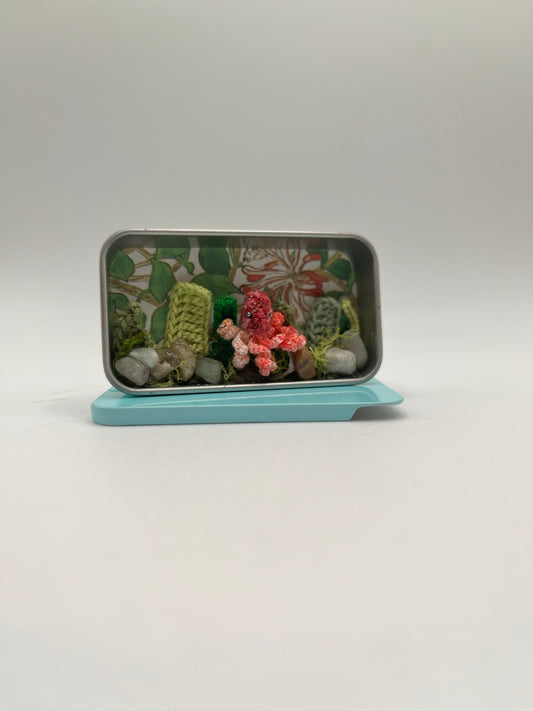 hisako octopus micro crochet miniature tin