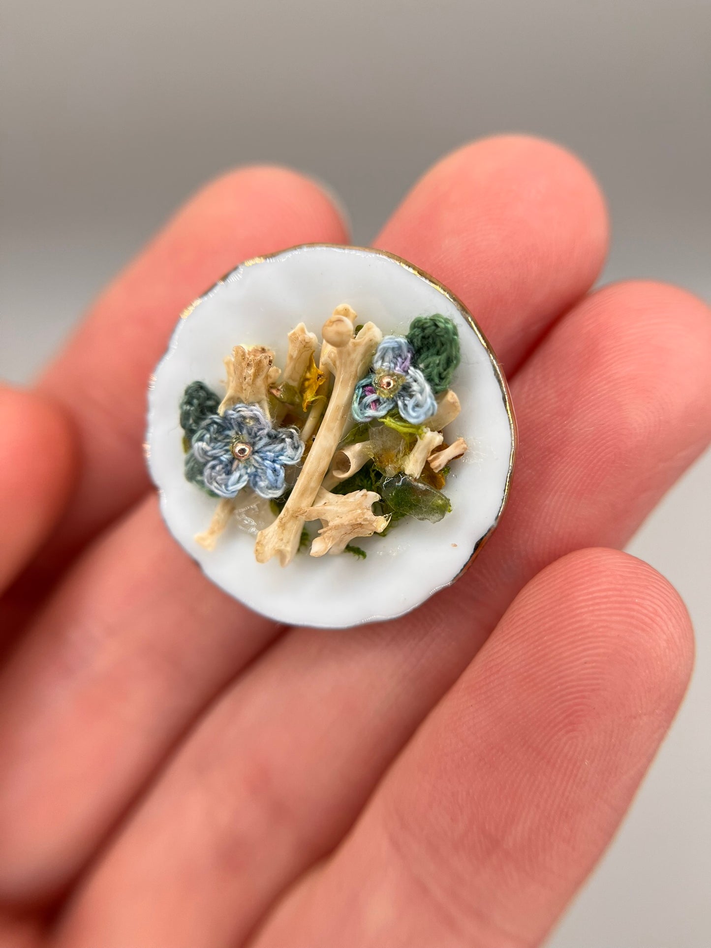 fonesca - blue flowers bourgeoisie brunch magnet