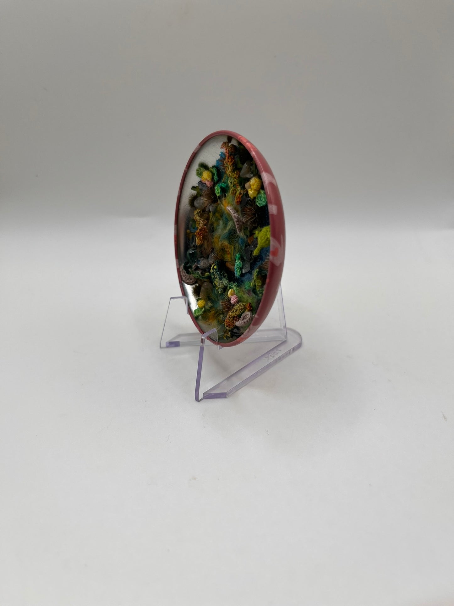 fenric & fablet - frog friends mossy pond scene in a metal tin