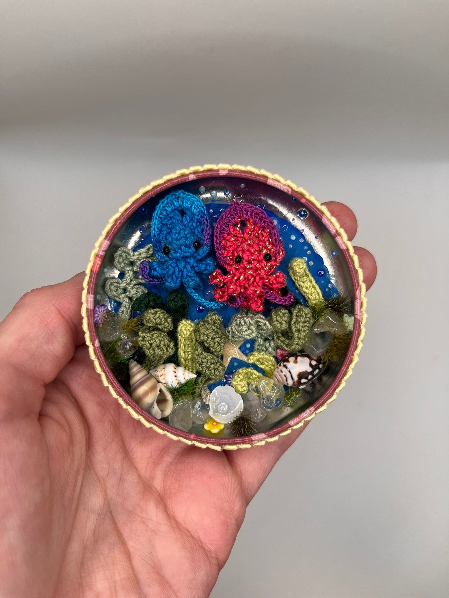 saphira & corin - squid friends ocean scene in a metal tin