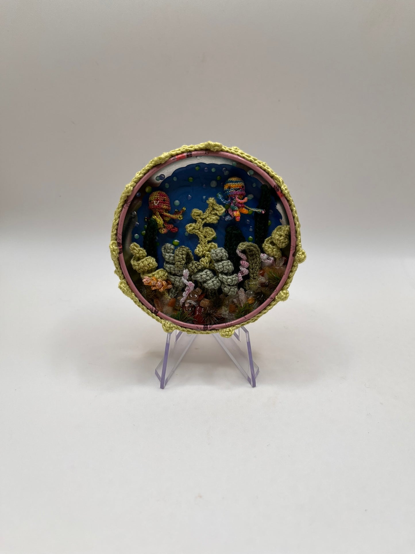 jovi & mirei - jellyfish friends ocean scene in a metal tin