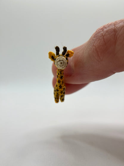 giraffe (pre-order)