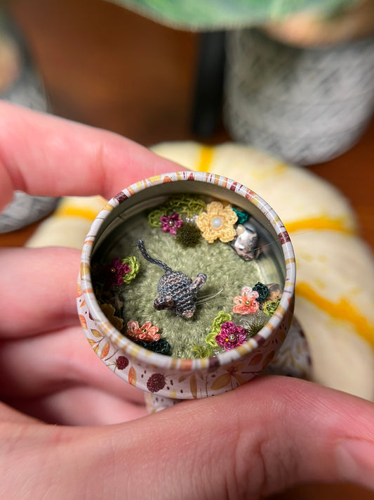 madeline mouse · flower meadow mini tin