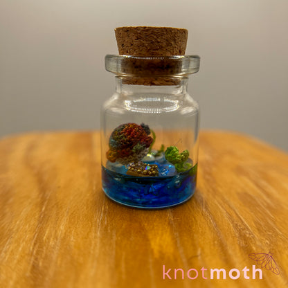 Winona Whale Micro Crochet Aquarium Jar (removable, magnetic)
