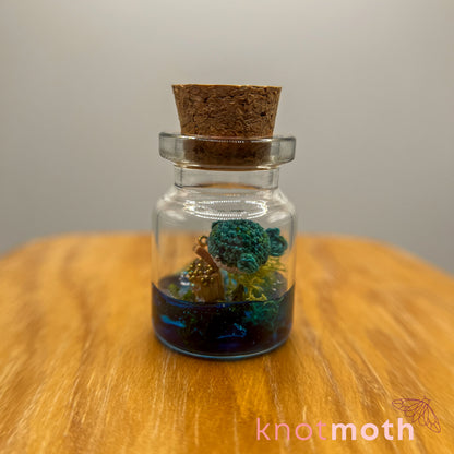 Wilma Whale Micro Crochet Aquarium Jar (removable, magnetic)