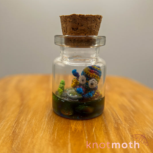 Angela Octopus Micro Crochet Aquarium Jar (removable, magnetic)