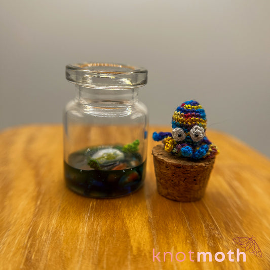 Angela Octopus Micro Crochet Aquarium Jar (removable, magnetic)