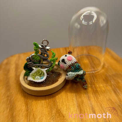 Uta Otter with Fish Micro Crochet Cloche Jar (removable, magnetic)